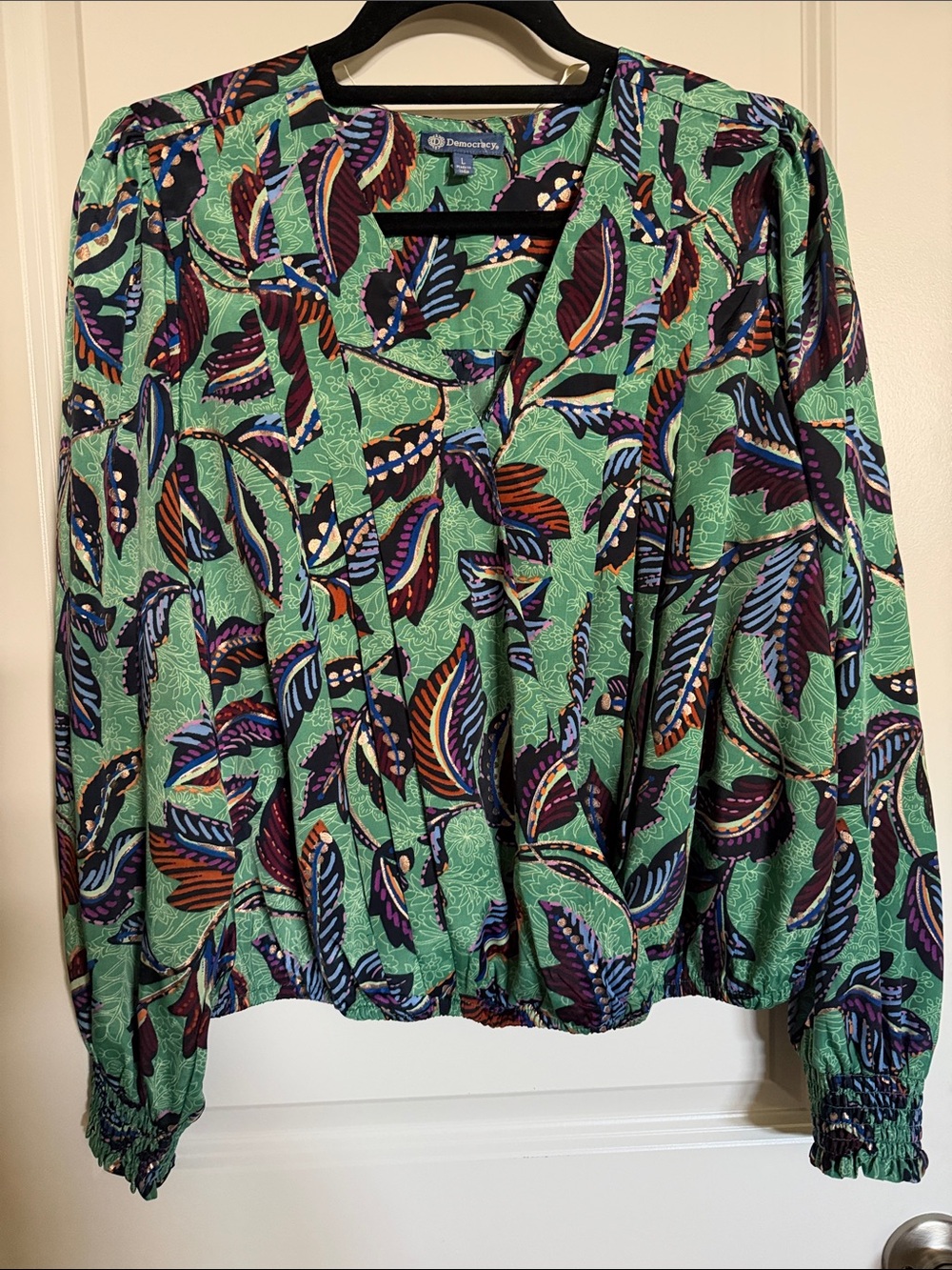 Democracy Green Leaf Print V-Neck Top with Multicolor Accents: large